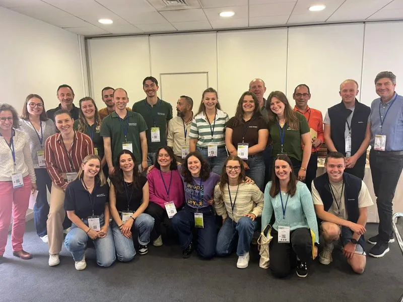 Photo de groupe des GTV Juniors et de membres du réseau réunis au congrès de la SNGTV